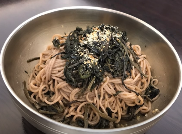 들기름막국수