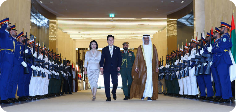 이재명 이집트 도착&hellip; &ldquo;UAE, 떠날 때도 전투기 4대로 호위&rdquo; [사진=오마이뉴스]