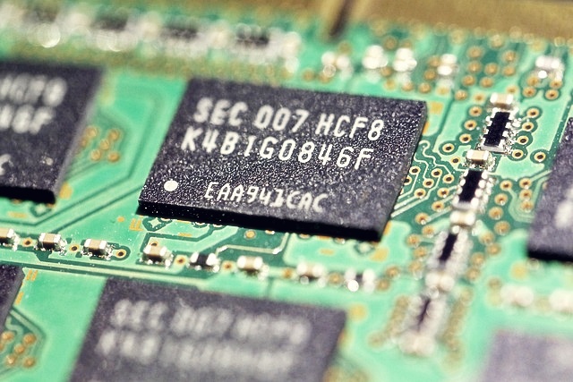 리노공업 주가분석