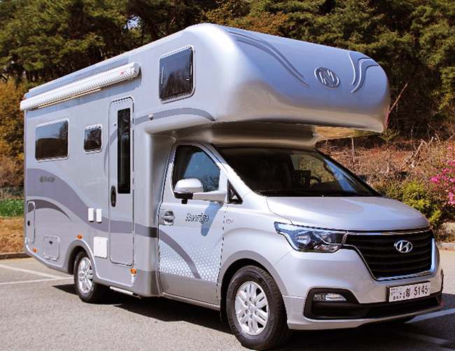 생방송오늘저녁 수술만 11번? 아픈 아내의 발이 되어준 좌식 거실 주문형 캠핑카 업체