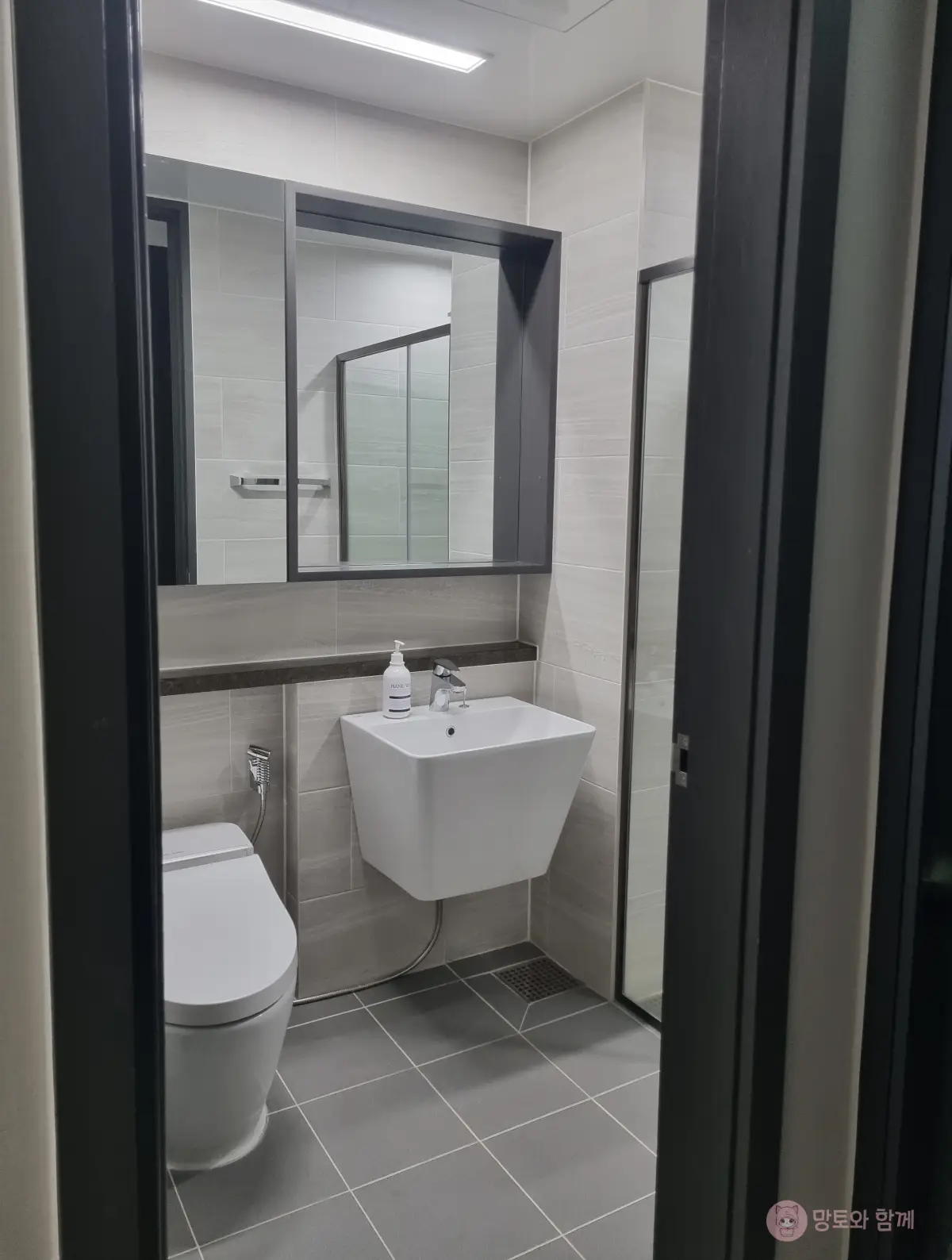 방1-화장실
