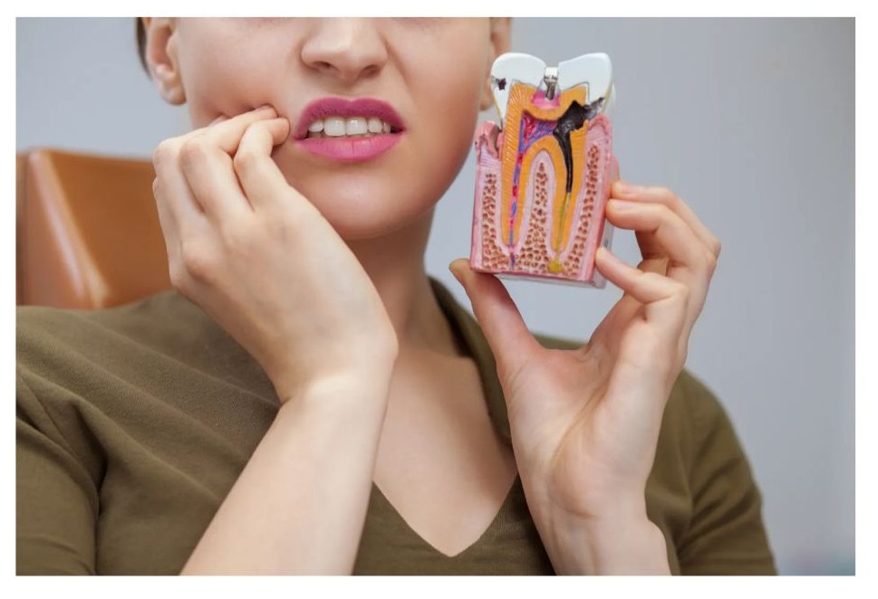 충치 있는 여자 이미지