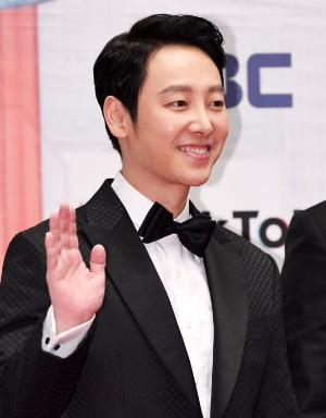 김동욱