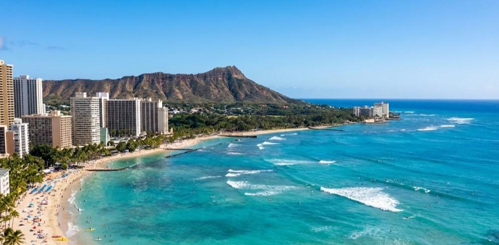 와이키키 해변 전경과 다이아몬드헤드 배경
