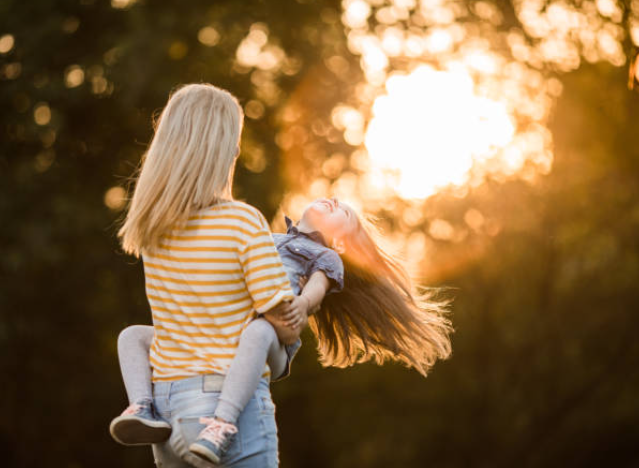 봄맞이 아이와 여행지 관련 이미지