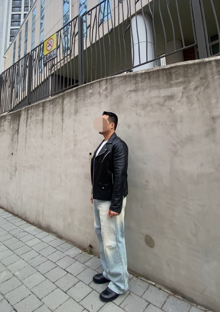 데일리룩('26. 3. 14.)스페로네 카우하이드 소가죽 라이더 자켓, 무신사스탠다드 슬리브 티셔츠, 에러스익셉티드 와이드 연청 데님 팬츠, 킨치 구두 더비슈즈 SHOWER 808