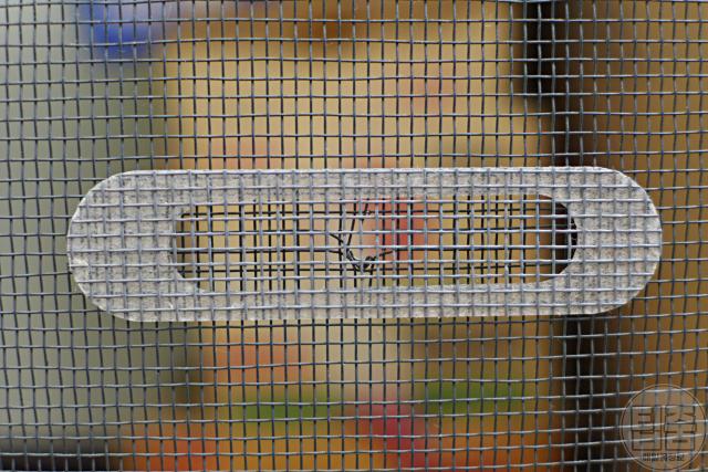 방충망 구멍막기,물구멍 방충망,팁줌