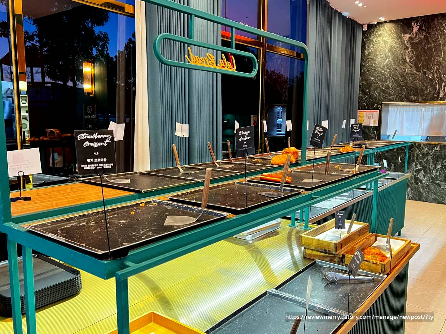 베이커리 판매대
