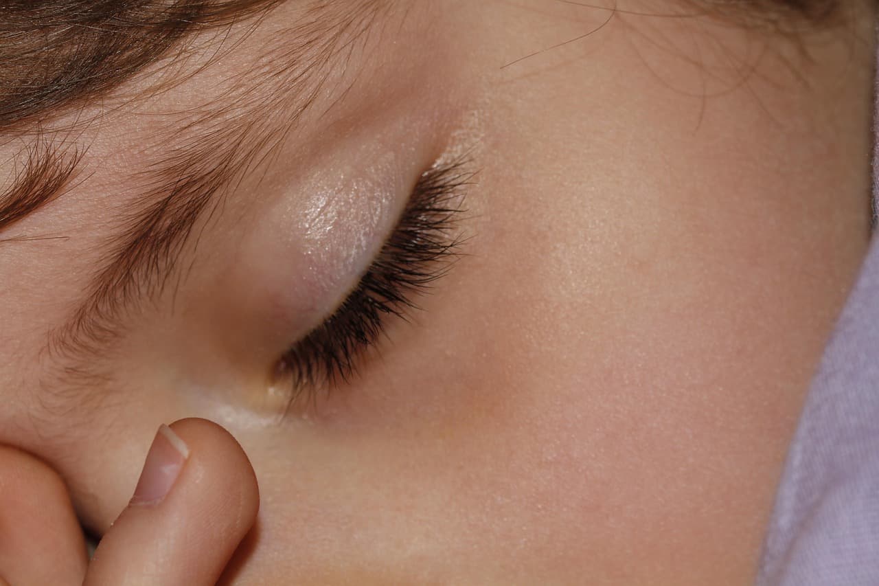 수면과 창의성: 꿈이 아이디어와 문제 해결에 미치는 뇌 과학