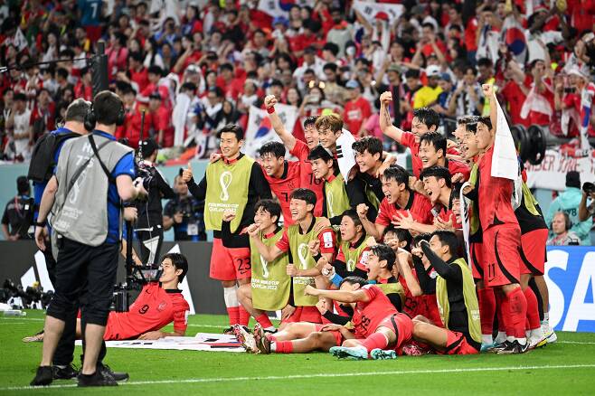 포르투갈 2-1로 승리하여 16강에 진출하는 한국