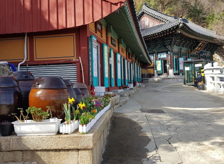 양산 미타암 : 천년 고찰의 역사와 자연, 수행 공간으로서의 가치