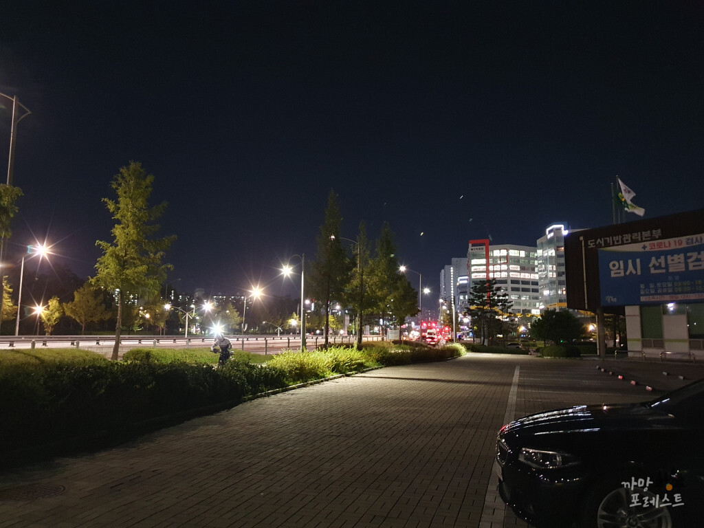 파주 운정호수 공원 주차장