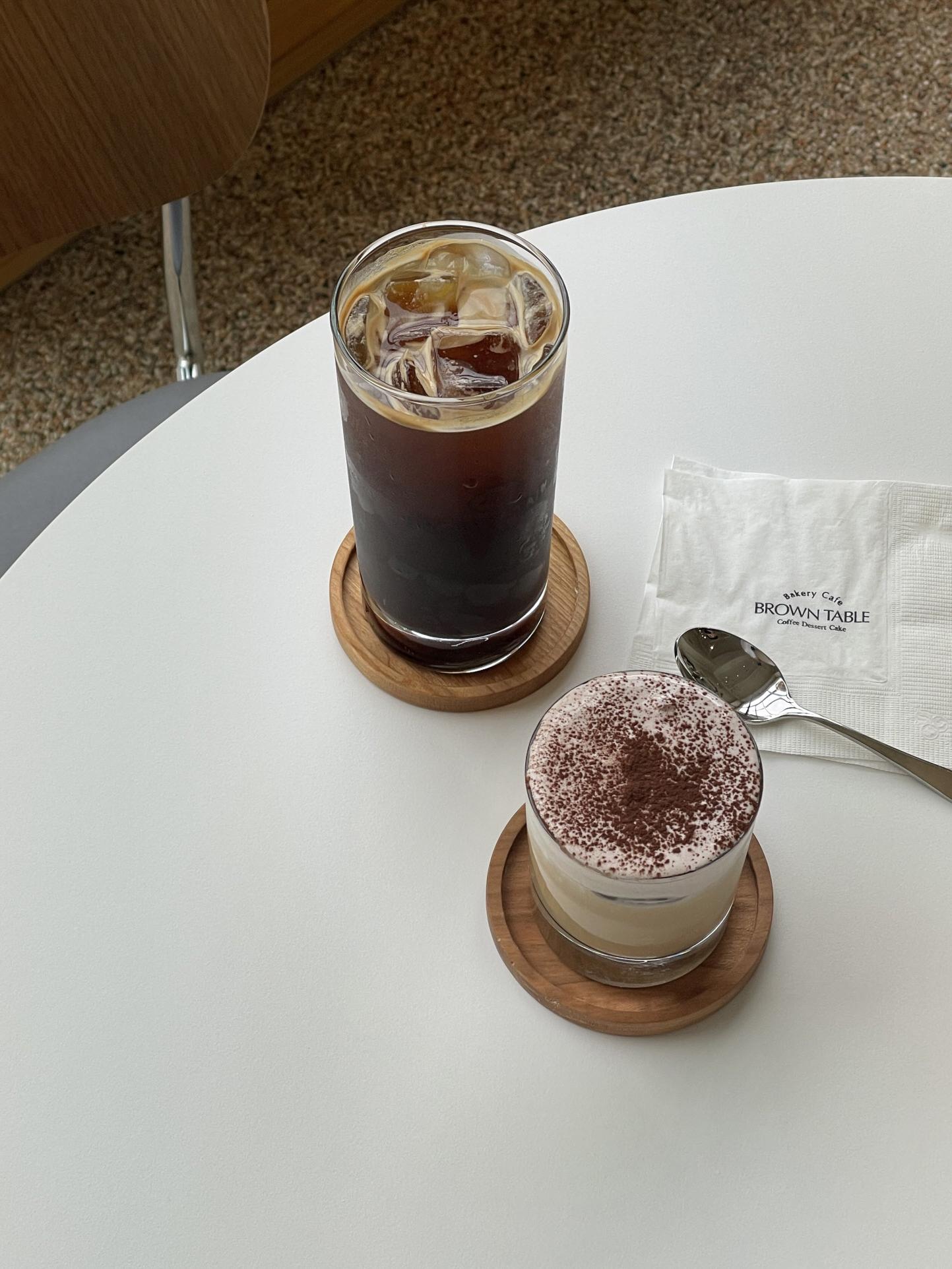 브라운테이블-커피
