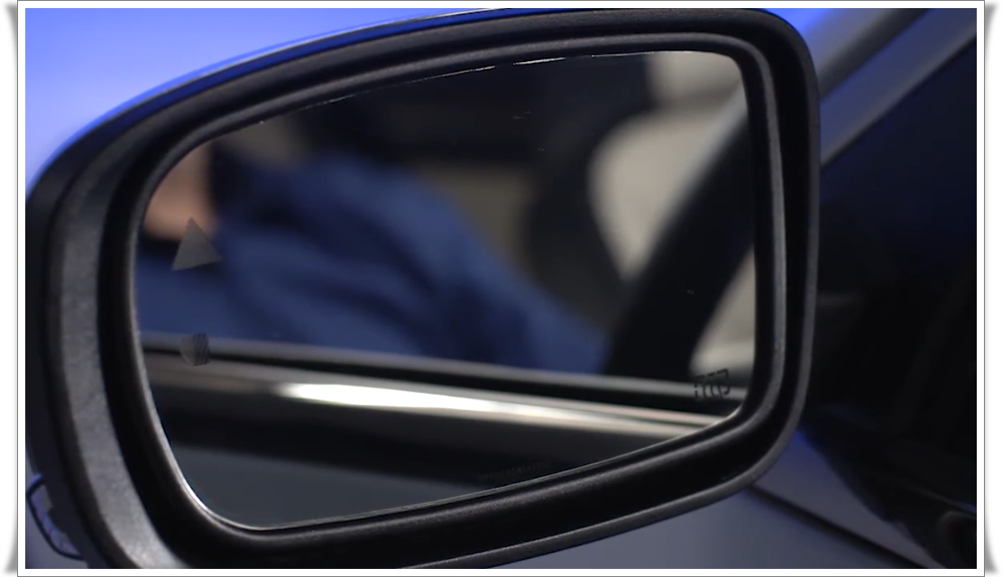 야간에 뒤차 헤드라이트가 비칠 때 룸미러와 운전석 사이드미러가 어두워지는 기능