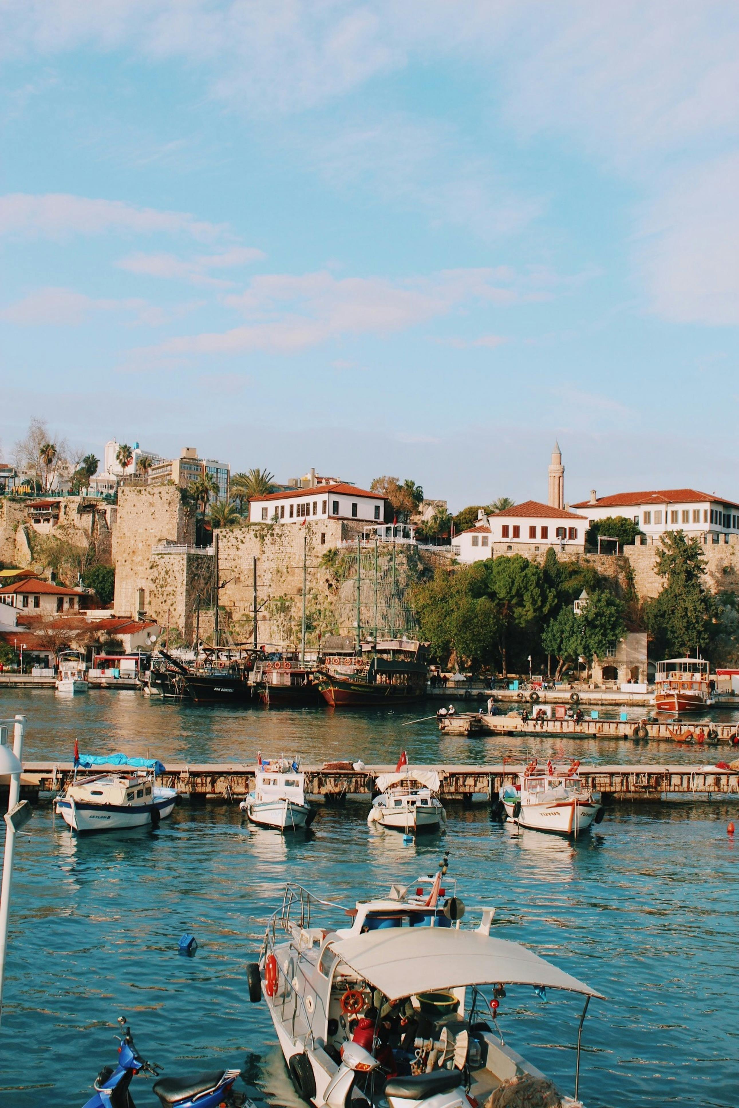 터키의 항구 모습