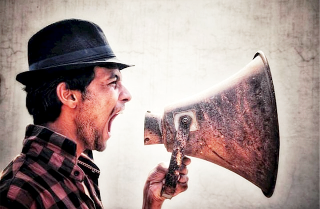 자신 있게 말하고 있는 사람의 이미지, 자기표현을 상징