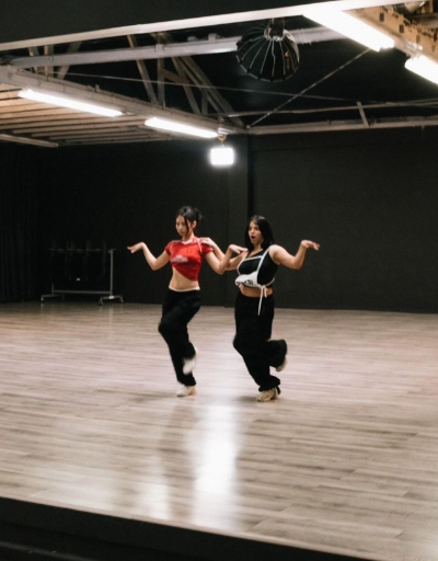 제니 만트라 안무가