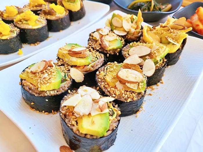생방송 오늘저녁 강릉 강문 해변 밥 대신 메밀면을 넣은 메밀 김밥 맛집