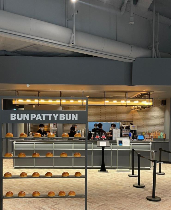 더현대-번패티번-에스콰이어