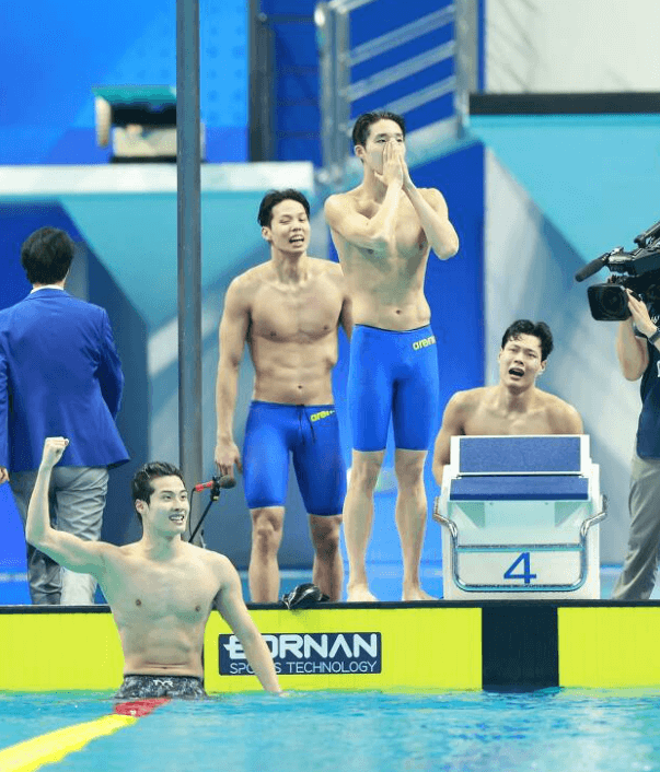 계영 800m 신기록