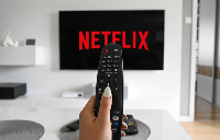 이 글에서는 법과 제도, 자본과 정보, 이민과 노동 같은 테마를 통해 권력과 불평등을 다룬 다큐멘터리 5편을 소개한다. 사회를 제대로 이해하고 싶은 마음이 든다면, 무엇보다 먼저 이 구조를 들여다보는 것부터 시작해야 한다고 믿는다.