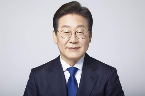 이재명 대통령 SNS 정치 왜 비판받나?｜박지원 약효 발언&middot;국민의힘 반응&middot;검찰개혁&middot;부동산 논란 총정리