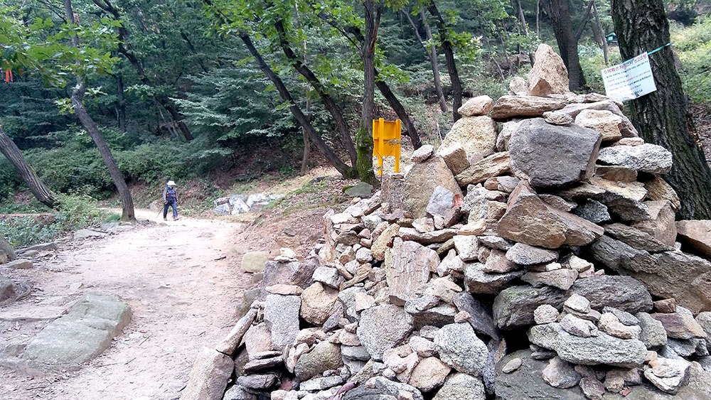 관악산·삼성산 '돌탑 궁예질'