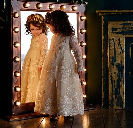 입어보지 않고 산다! AR/VR 기술이 바꾸는 미래의 패션 쇼핑 마케팅