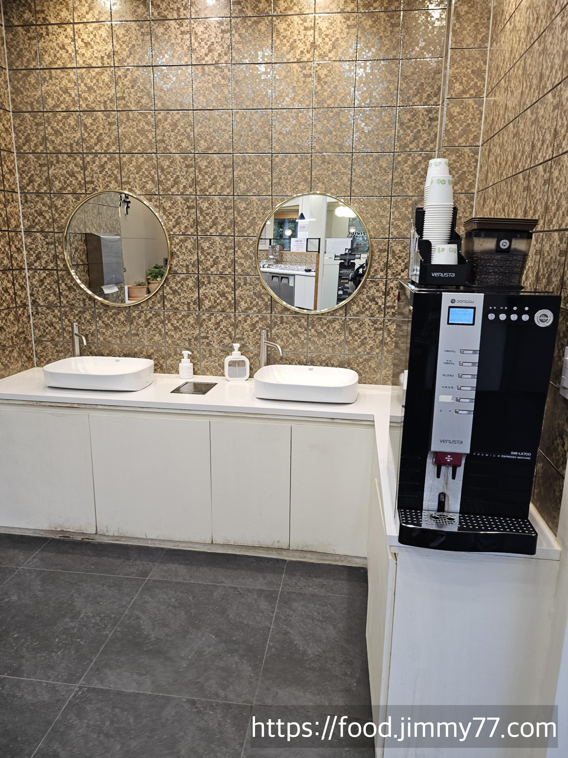 북한산 우렁쌈밥