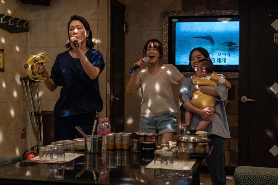 영화<아이>리뷰 : 혼자가 아닌 우리가 되는 순간, 김향기X류현경가 말하는 진짜 가족의 의미