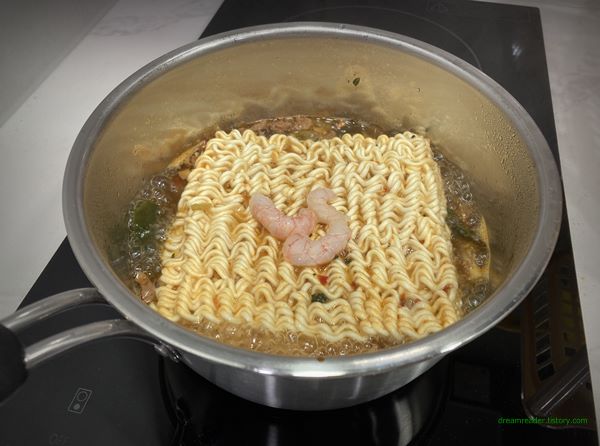 이마트 노브랜드 냉동 새우살(적새우살)(라면 부재료) 2023년 1~3월 조리