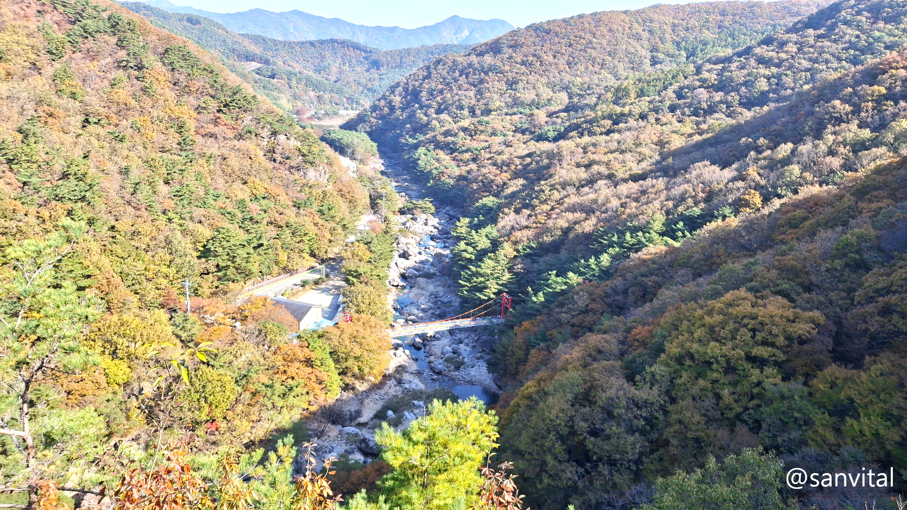운일암반일암 구름다리에서 담은 주자천 계곡