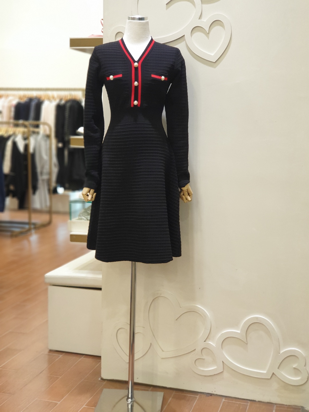 샤틴 브이넥 배색 니트원피스 S224k904