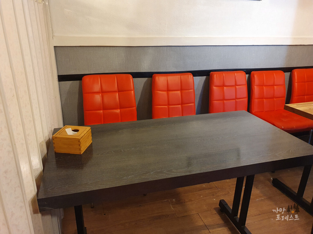 처갓집 DSR 타워 분위기