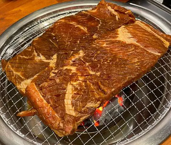 흑돼지삼백식당