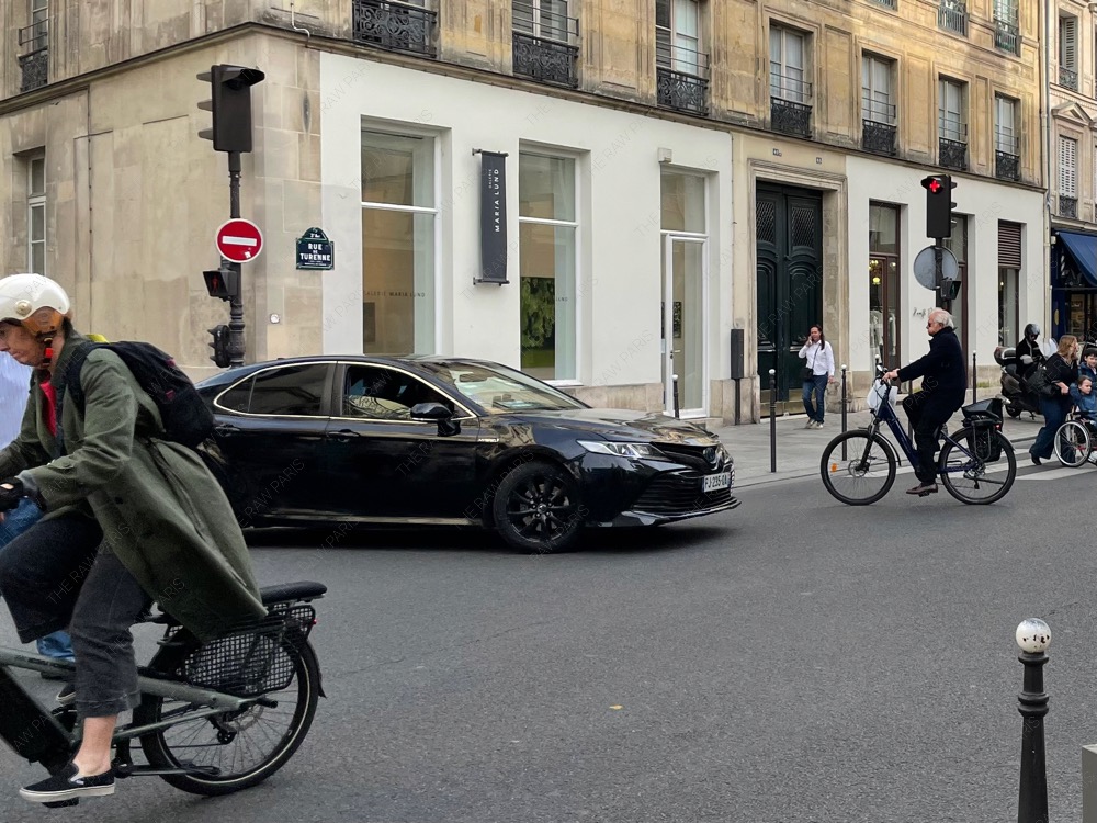 파리의 중심, 마레 지구.
파리에서는 자전거를 굉장히 많이들 탑니다.