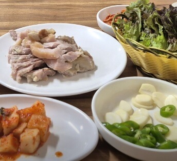 생방송투데이 인생식당 36년 정성의 엄마 칼국수 충남 공주시 칼국수 맛집 초가집