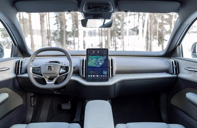 볼보 EX30 크로스컨트리 출시일, 가격, 디자인 및 주행성능