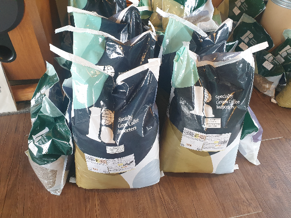 태안 카페 소개: 로스터리 카페 태안 커피집_생두