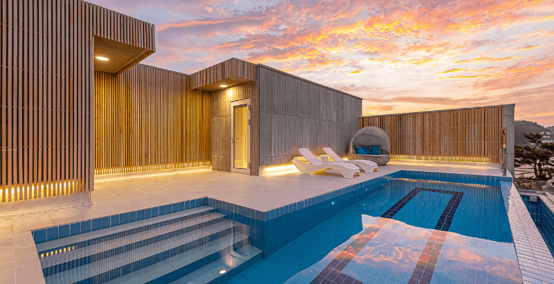 루미너스 풀빌라 2층 수영장