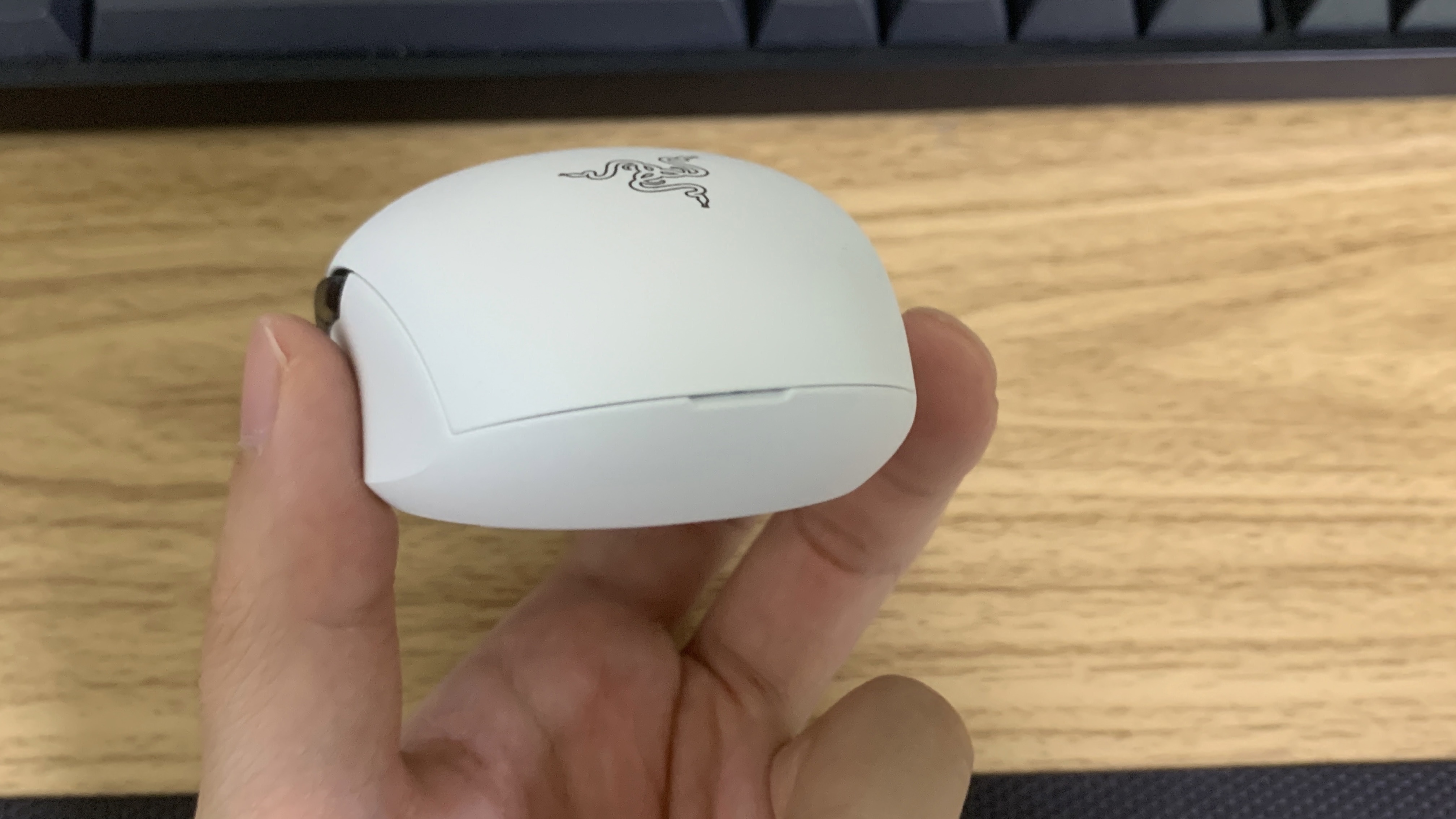 오로치 배터리 넣는 방법