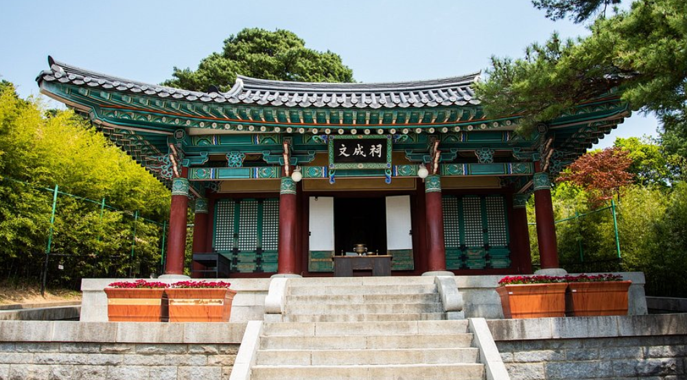 오죽헌의 위엄있는 모습