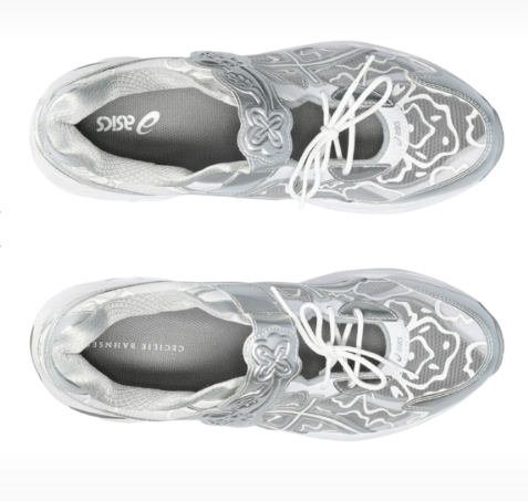 김지영 아식스 운동화 가격