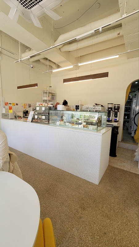 안양 동편마을 카페거리 - 에그룸 내부