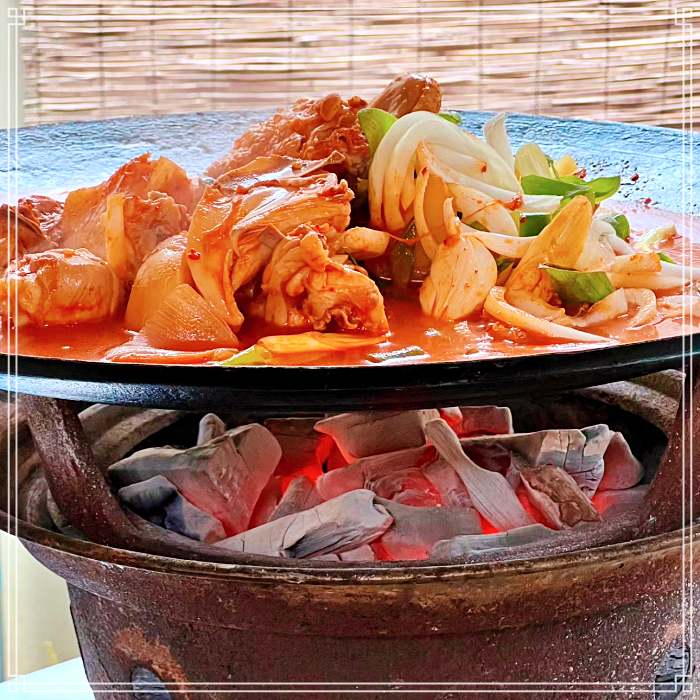 생방송 투데이 양주, 장흥, 계곡 참숯 화력으로 진한 풍미! 무쇠솥 닭볶음탕 맛집