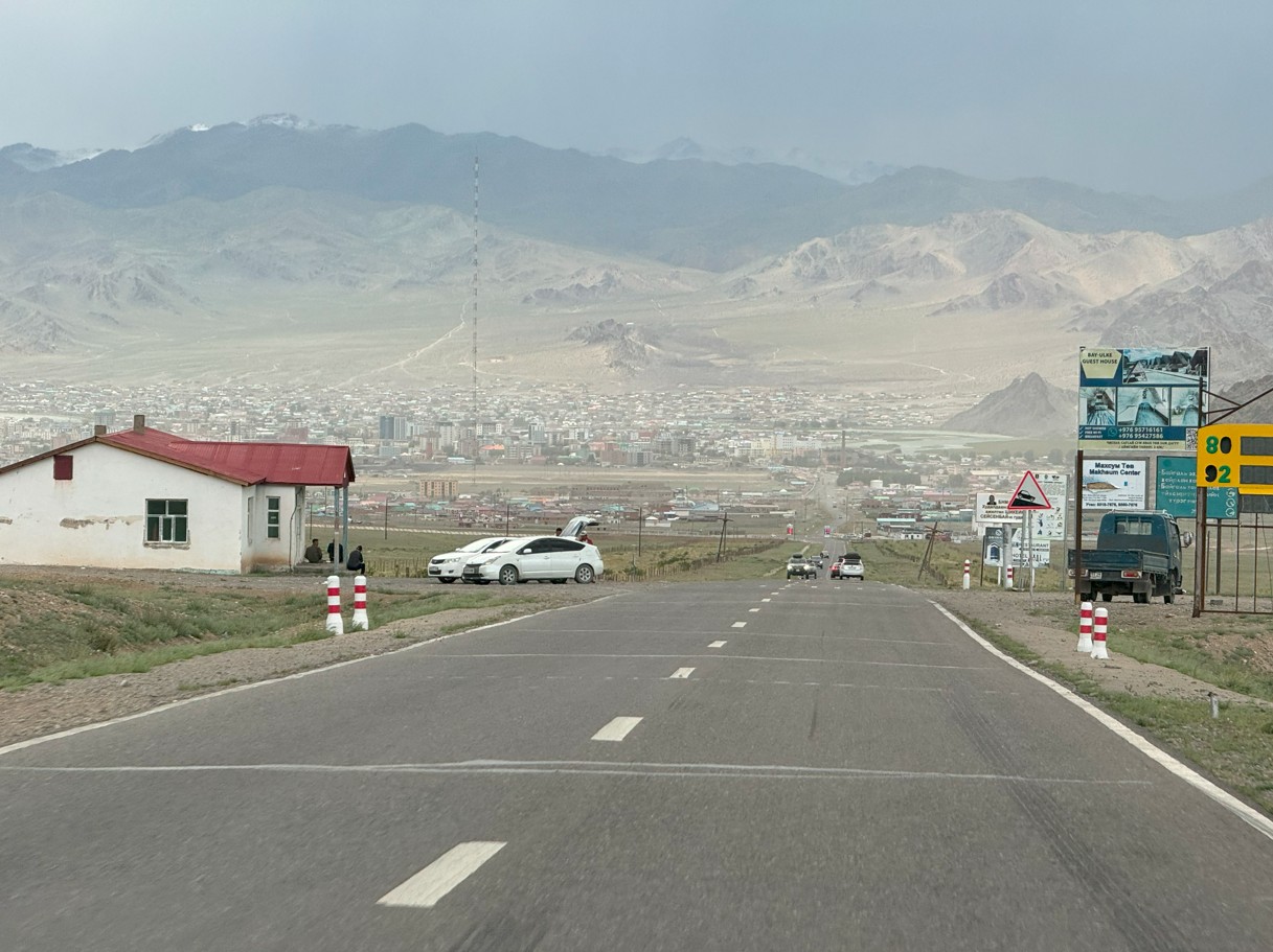 울란곰에서 울기까지 도로 상태