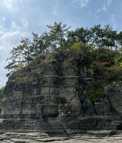 고성 상족암 바위 절벽 모습