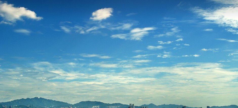 푸른 하늘의 모습