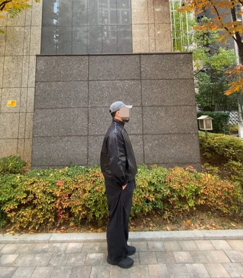 데일리룩('25. 11. 7.)윅 wick 스톤워시드 볼캡, 마뗑킴 MATINKIM 코팅점퍼 바람막이 블랙, 나이키 트레이닝 벌룬 팬츠, 뉴발란스 스니커즈 410V5 트레일 올블랙
