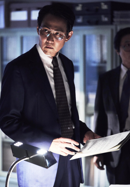 안기부 박평호가 조사하는 장면